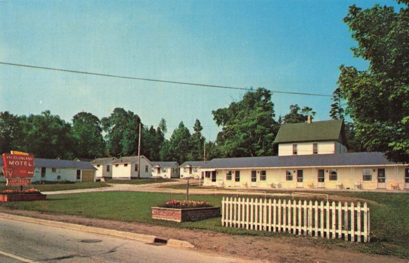 Vacationland Motel - Vintage Postcard